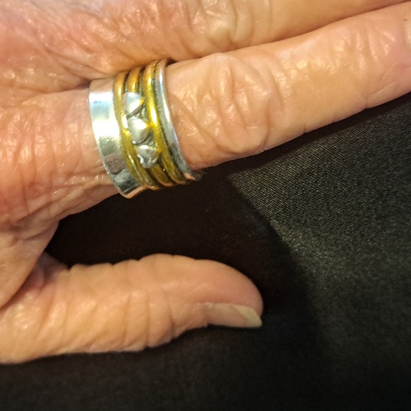 3 Hearts Ring - Picture 3 of 4